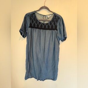DownEast Blue Denim Midi Dress with Black Embroidery. Wmn’s Medium.